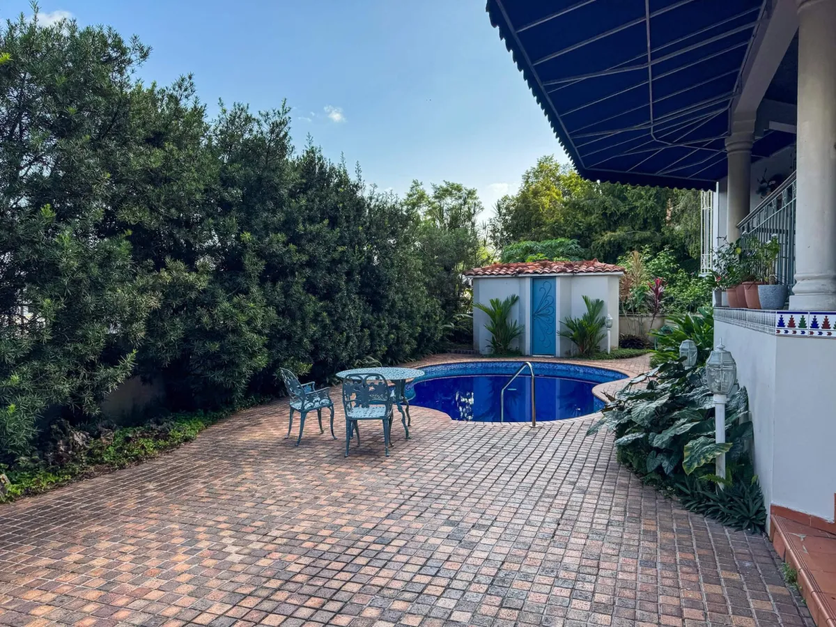 Luxury Dos Mares House in Panama City Panama