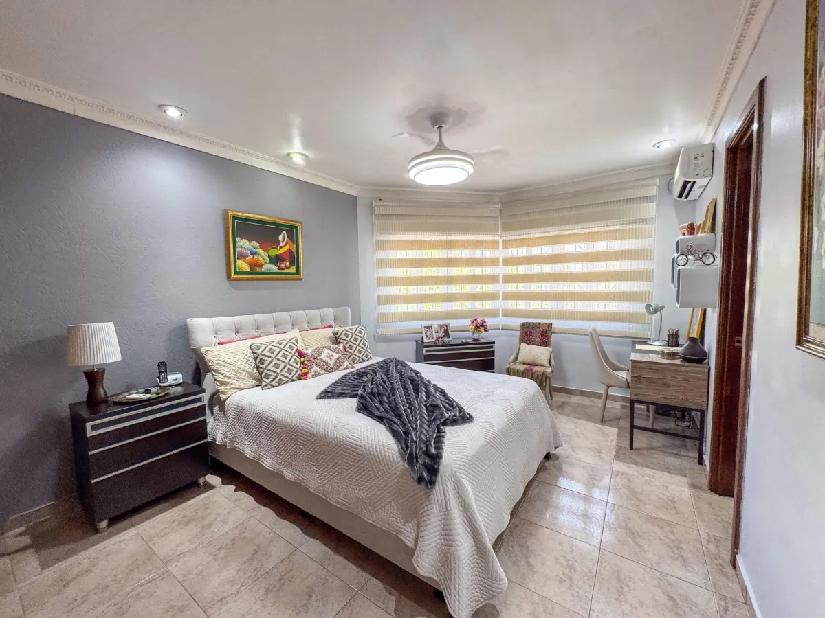 Luxury Dos Mares House in Panama City Panama