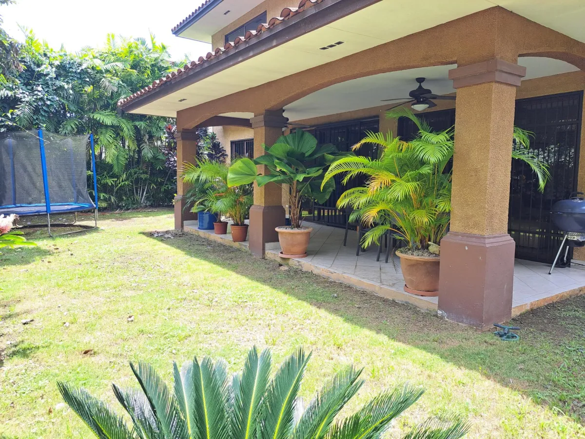 FOR RENT EMBASSY CLUB FOREST ESTATE HOUSE