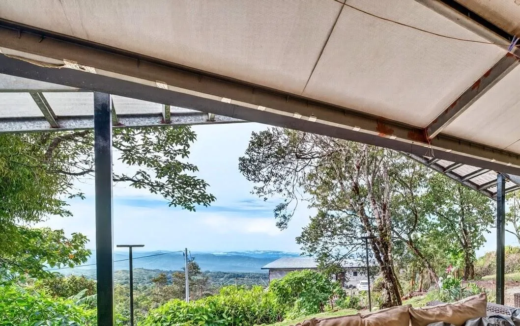 100% Solar-Powered Home in Jaramillo Abajo,Boquete
