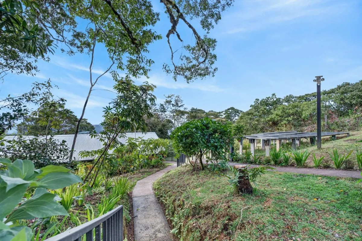 100% Solar-Powered Home in Jaramillo Abajo,Boquete