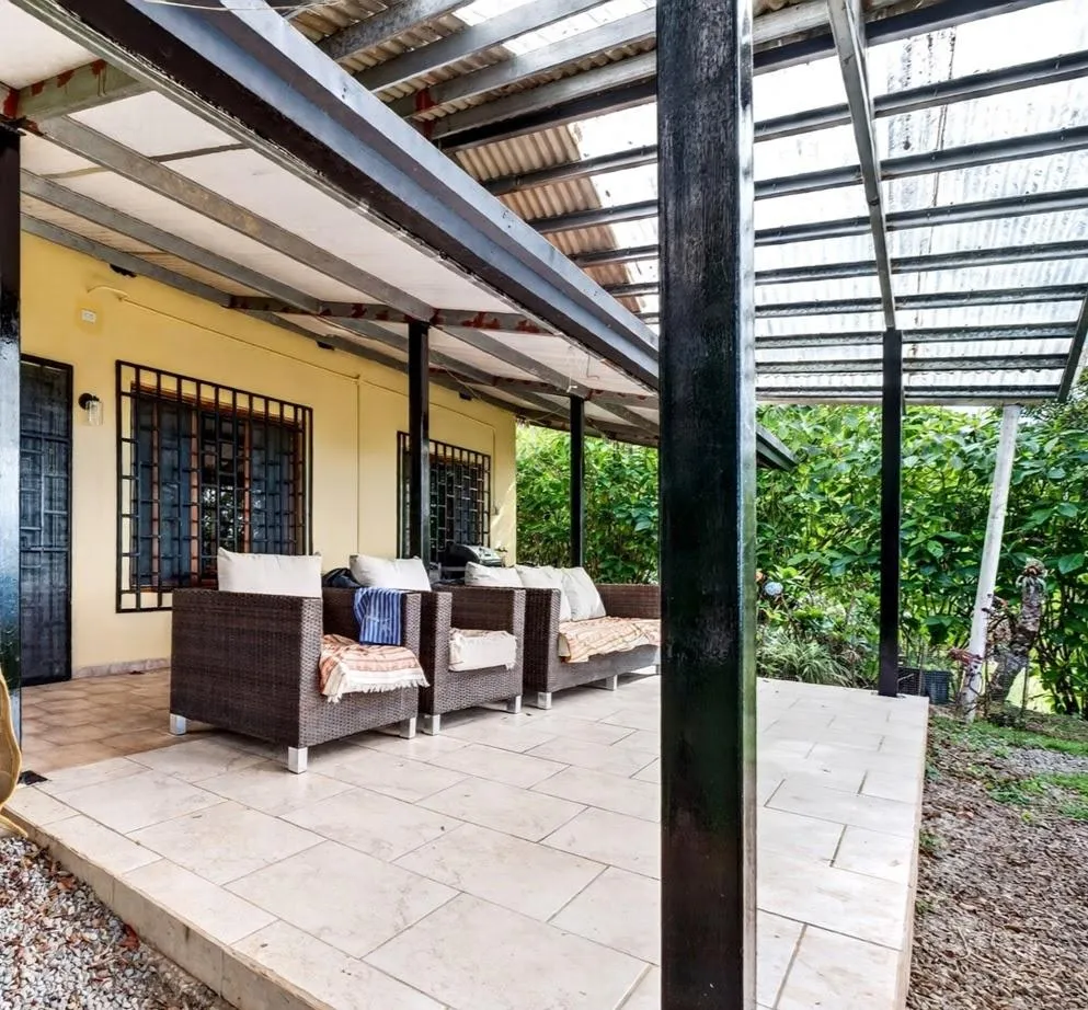 100% Solar-Powered Home in Jaramillo Abajo,Boquete