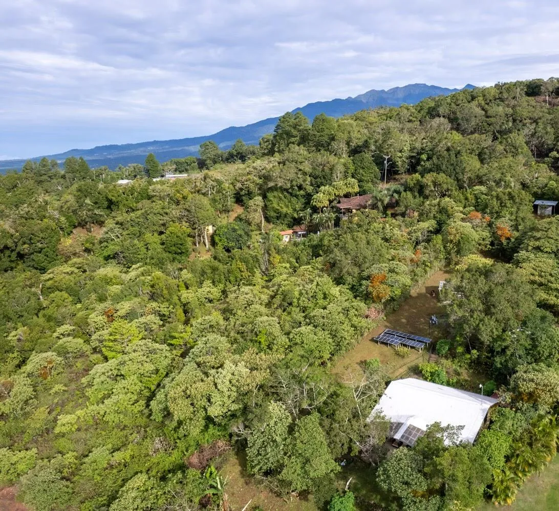 100% Solar-Powered Home in Jaramillo Abajo,Boquete