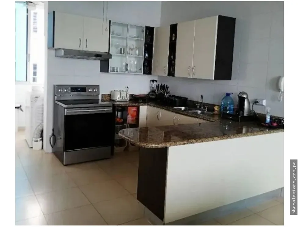 Se vende apartamento en Avenida Balboa, Ph Marina Park