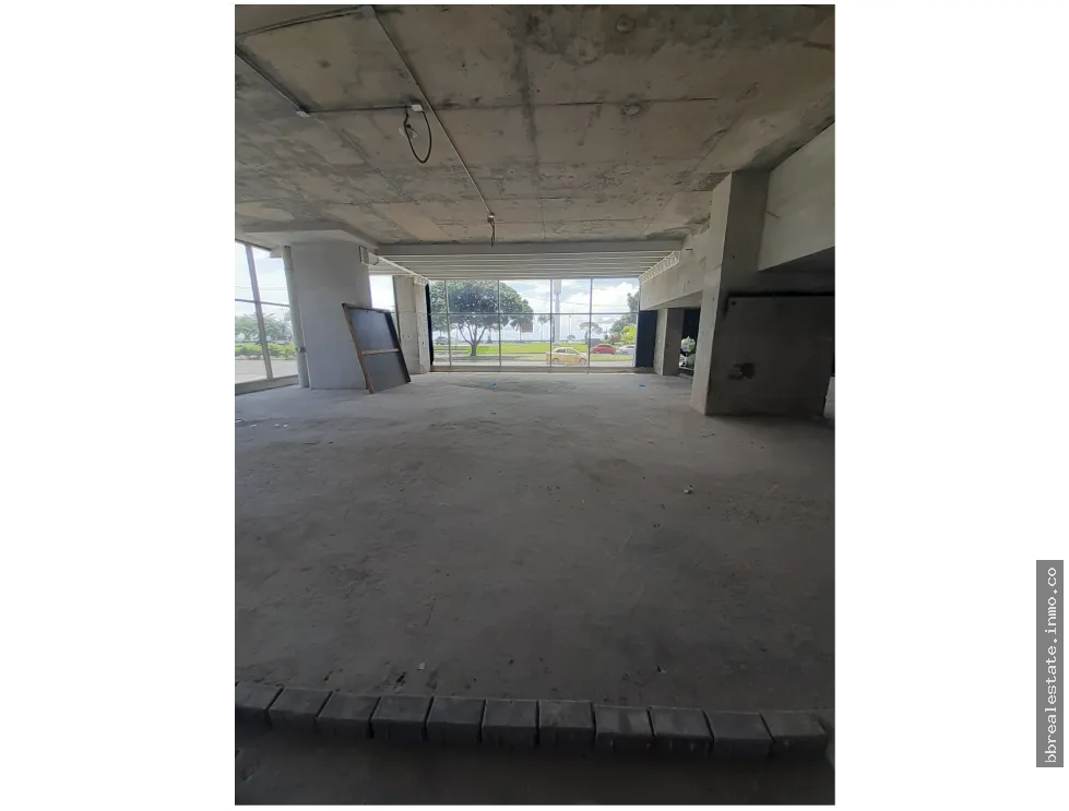 COMMERCIAL SPACE FOR RENT AV BALBOA NEGOTIABLE