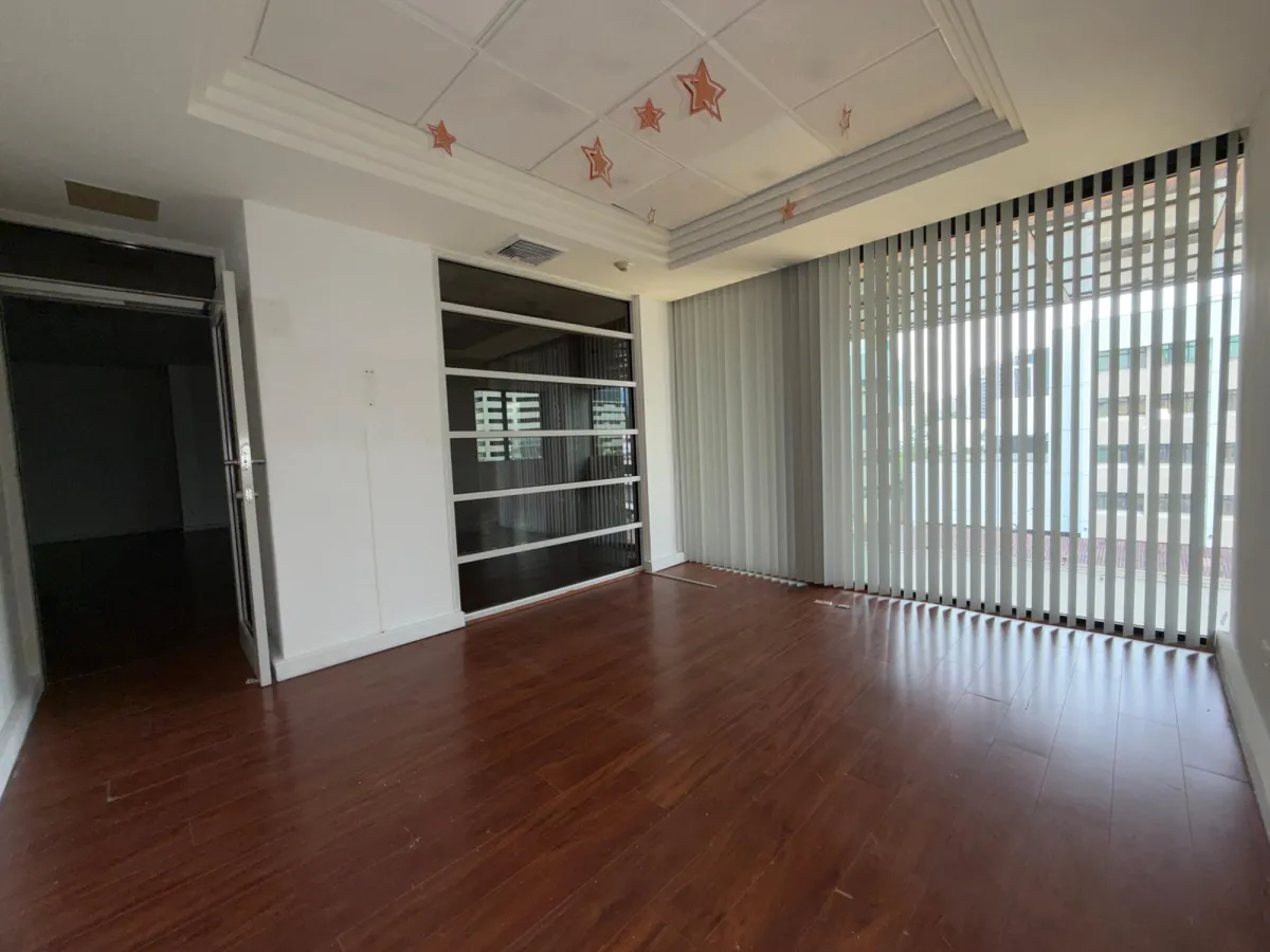Venta de oficina en Edificio Credicorp Bank
