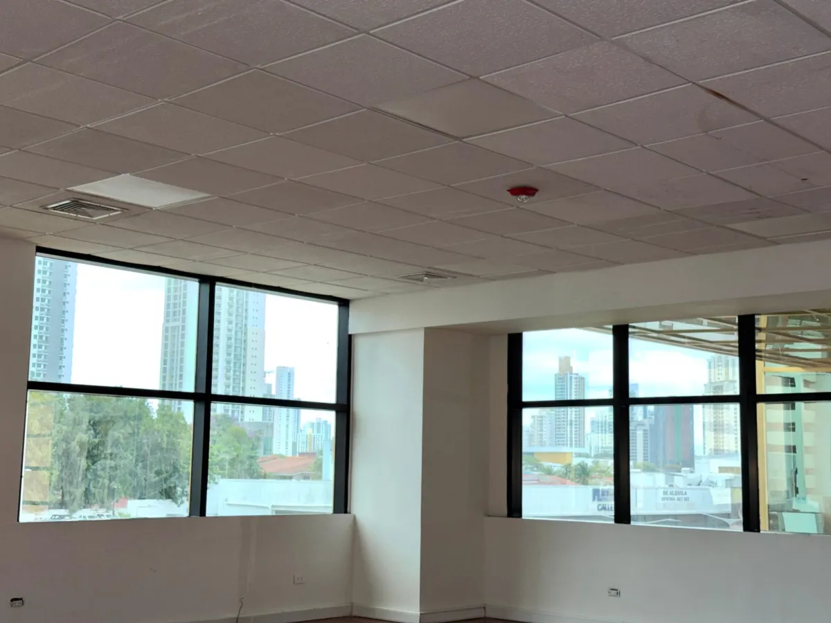 Venta de oficina en Edificio Credicorp Bank