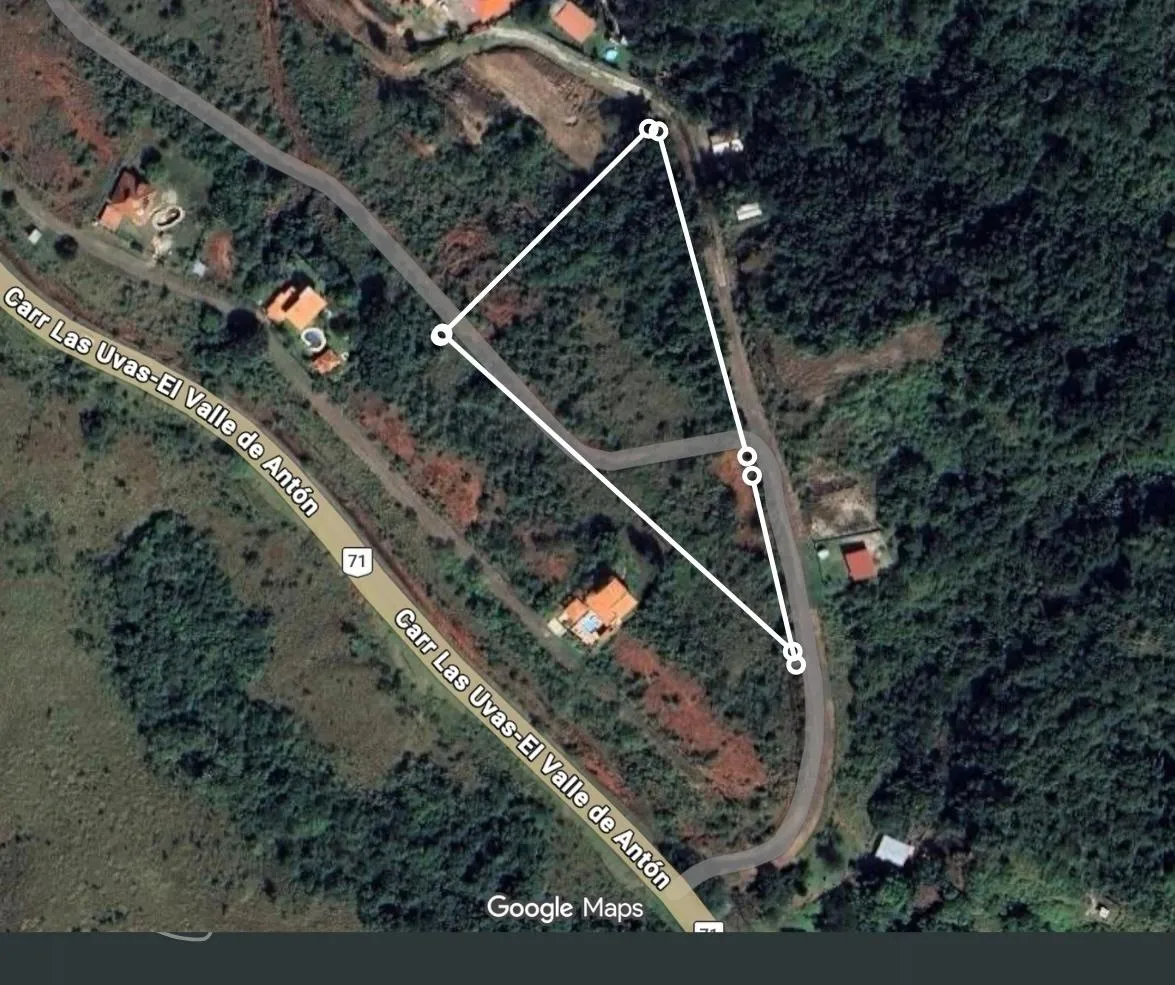 2000 M2 Lot on the Road to El Valle $25,000