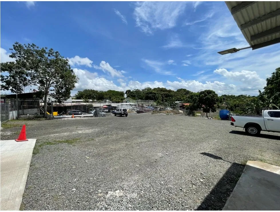 Espace commercial à Chorrera à vendre