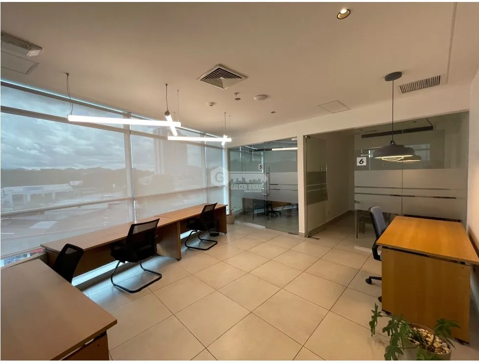 SE ALQUILA OFICINA EN DORADO CITY CENTER 306M 2 BAÑOS 5 DIVISIONES