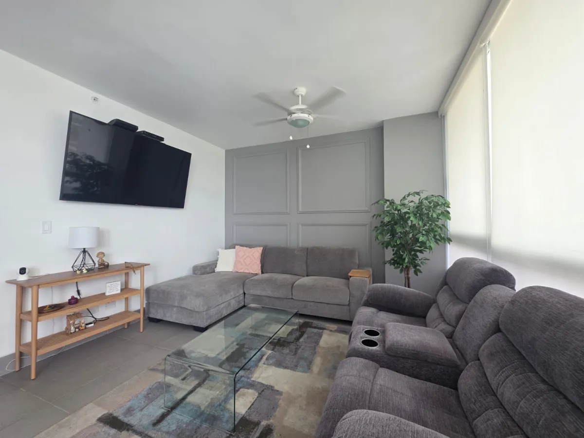 Apartment for Sale at PH Loma Vista Tower, La Loma