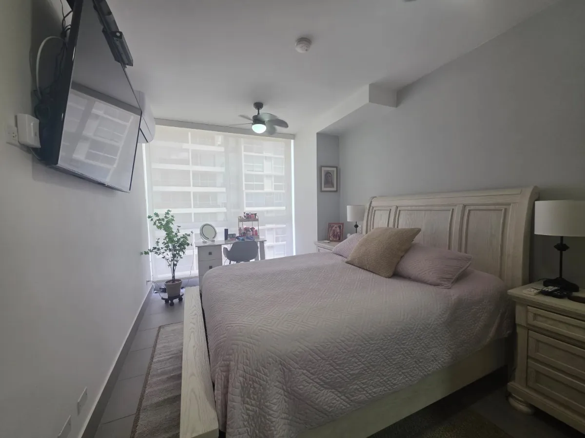 Apartment for Sale at PH Loma Vista Tower, La Loma