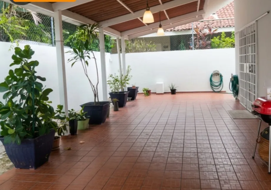 屋 在 Brisas Del Golf 出售