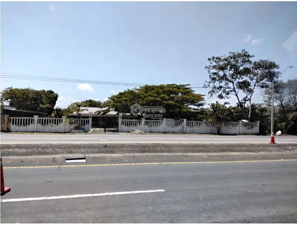 Land for Sale in Penonomé 4,718M High Commercial Potential on Main Highway