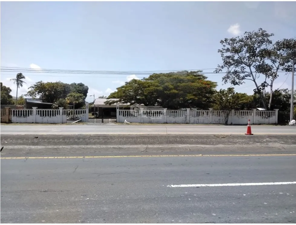 Land for Sale in Penonomé 4,718M High Commercial Potential on Main Highway