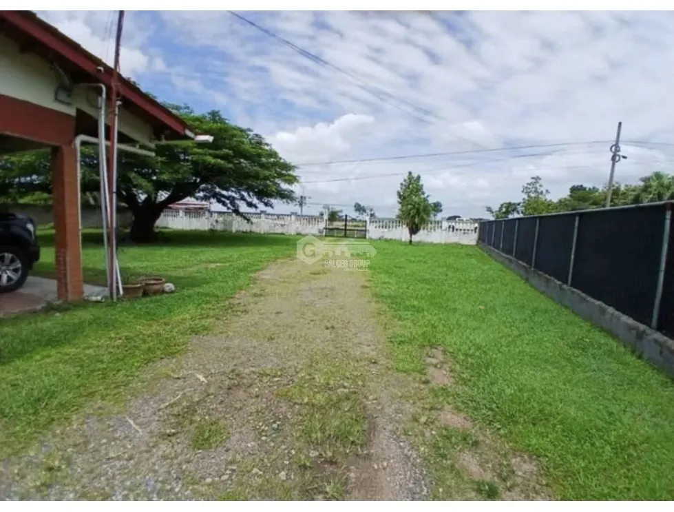 Land for Sale in Penonomé 4,718M High Commercial Potential on Main Highway