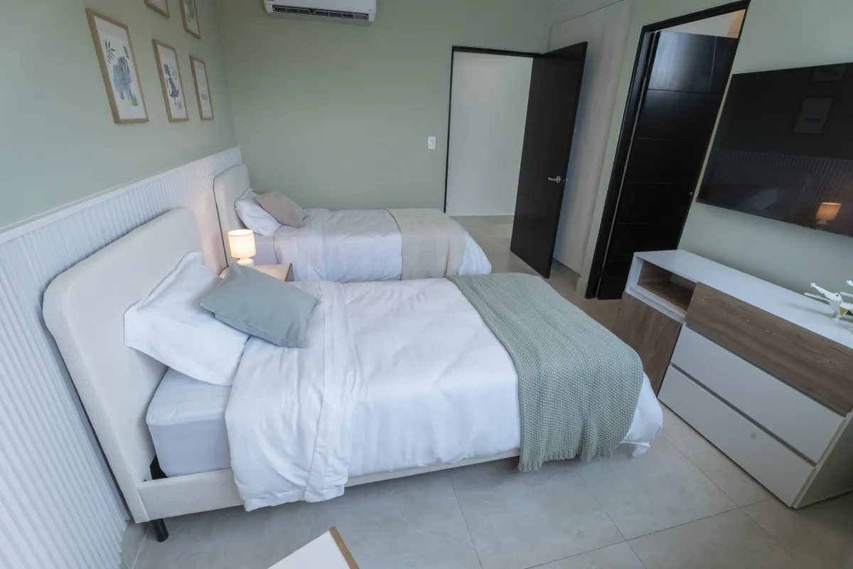 Oceanfront Apartment in Ocean Waves, Malibu Beach (97m²) – $250,000
