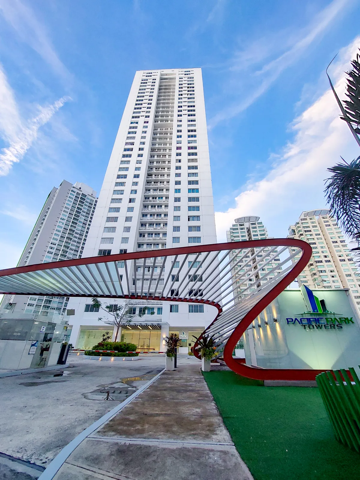 Exclusive in Edison Park Pacific Park Towers (142 m²) – $345,100