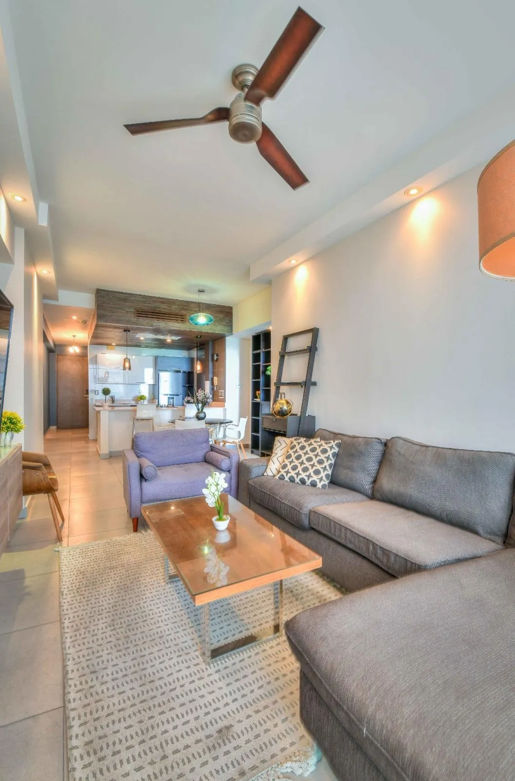 Oceanfront apartment for sale on Avenida Balboa