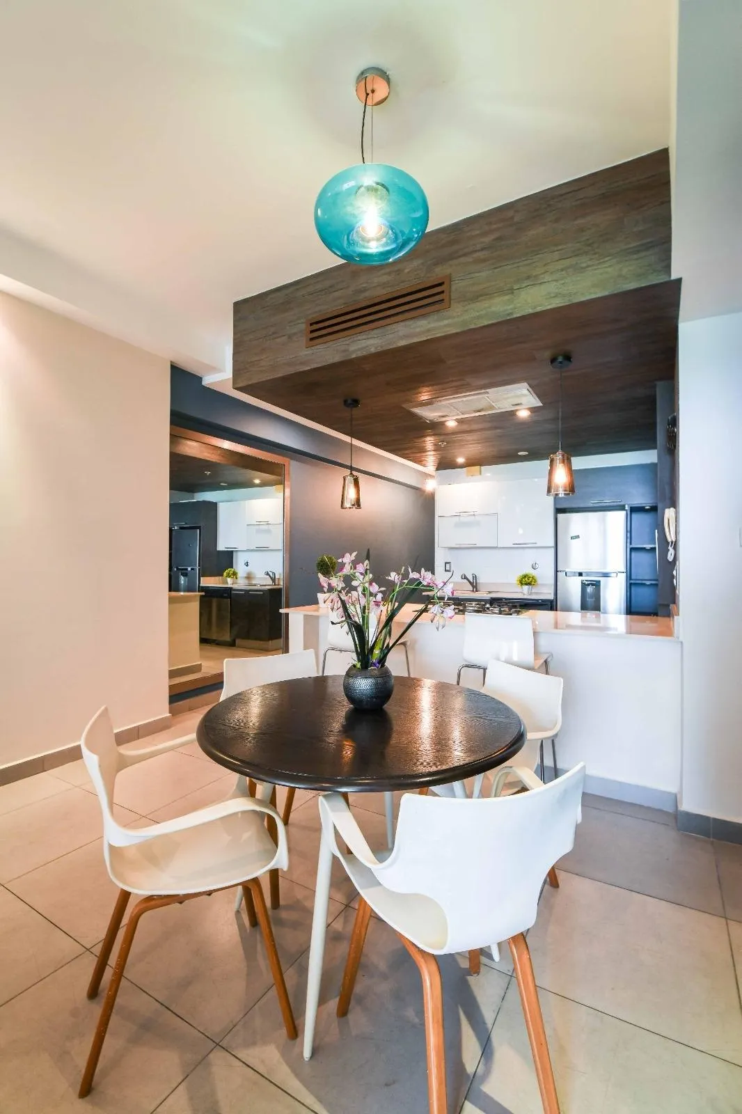 Oceanfront apartment for sale on Avenida Balboa