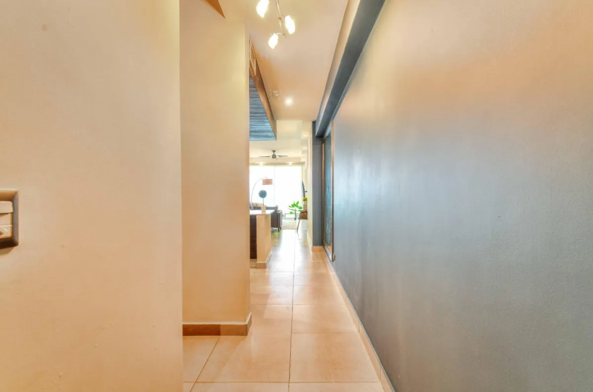 Oceanfront apartment for sale on Avenida Balboa
