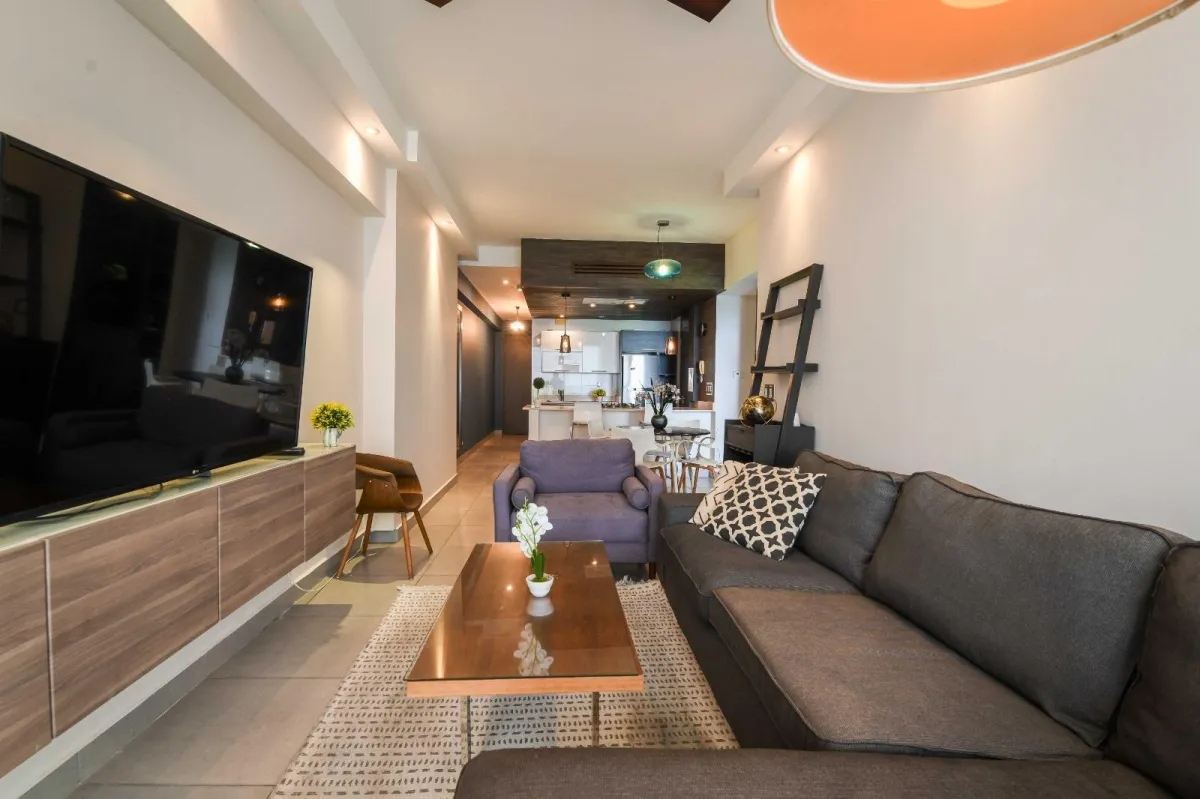 Oceanfront apartment for sale on Avenida Balboa
