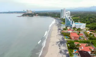 Modern 2 Bedroom Oceanfront condo in Playa Malibu