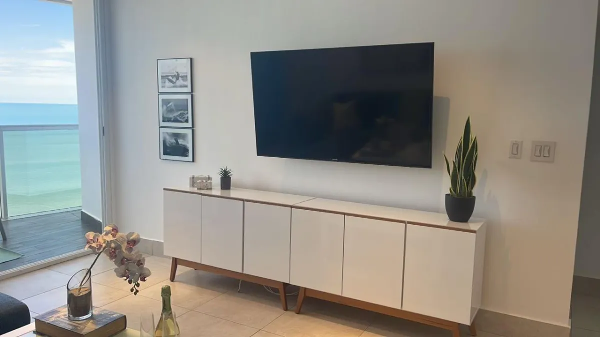 Apartamento moderno de 2 habitaciones frente al mar en Playa Malibú