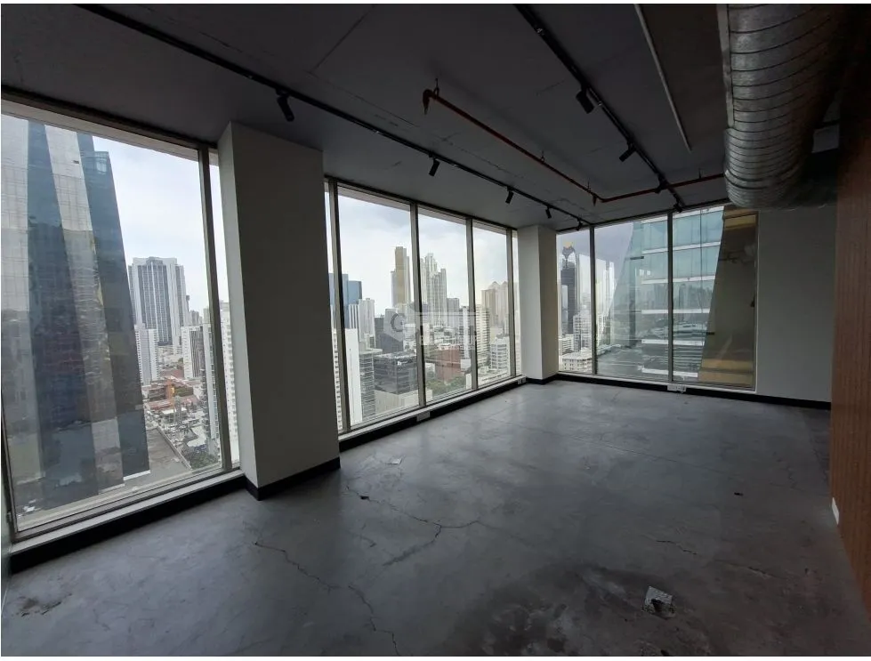 SE ALQUILA OFICINA OBARRIO TWIST TOWER 74M CON DIVISIONES PISO ALTO