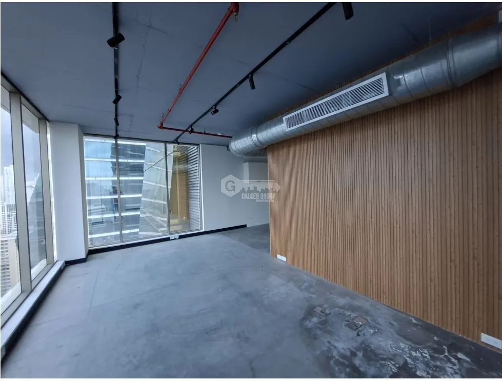 SE ALQUILA OFICINA OBARRIO TWIST TOWER 74M CON DIVISIONES PISO ALTO