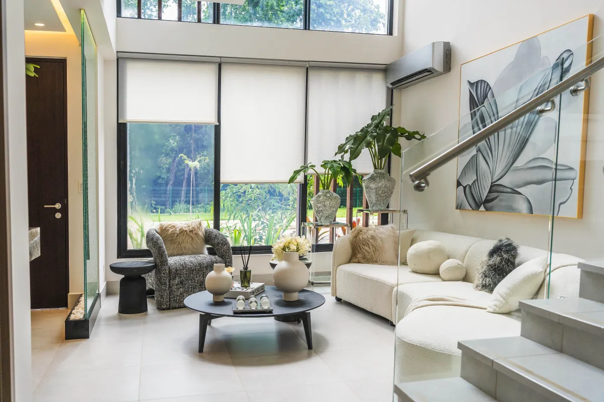 Sustainable Luxury Villa with Solar Panels in Riverwalk – Green City