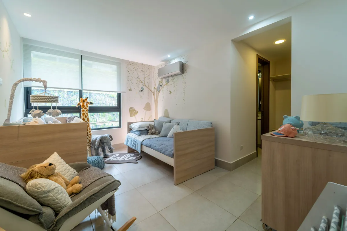Sustainable Luxury Villa with Solar Panels in Riverwalk – Green City