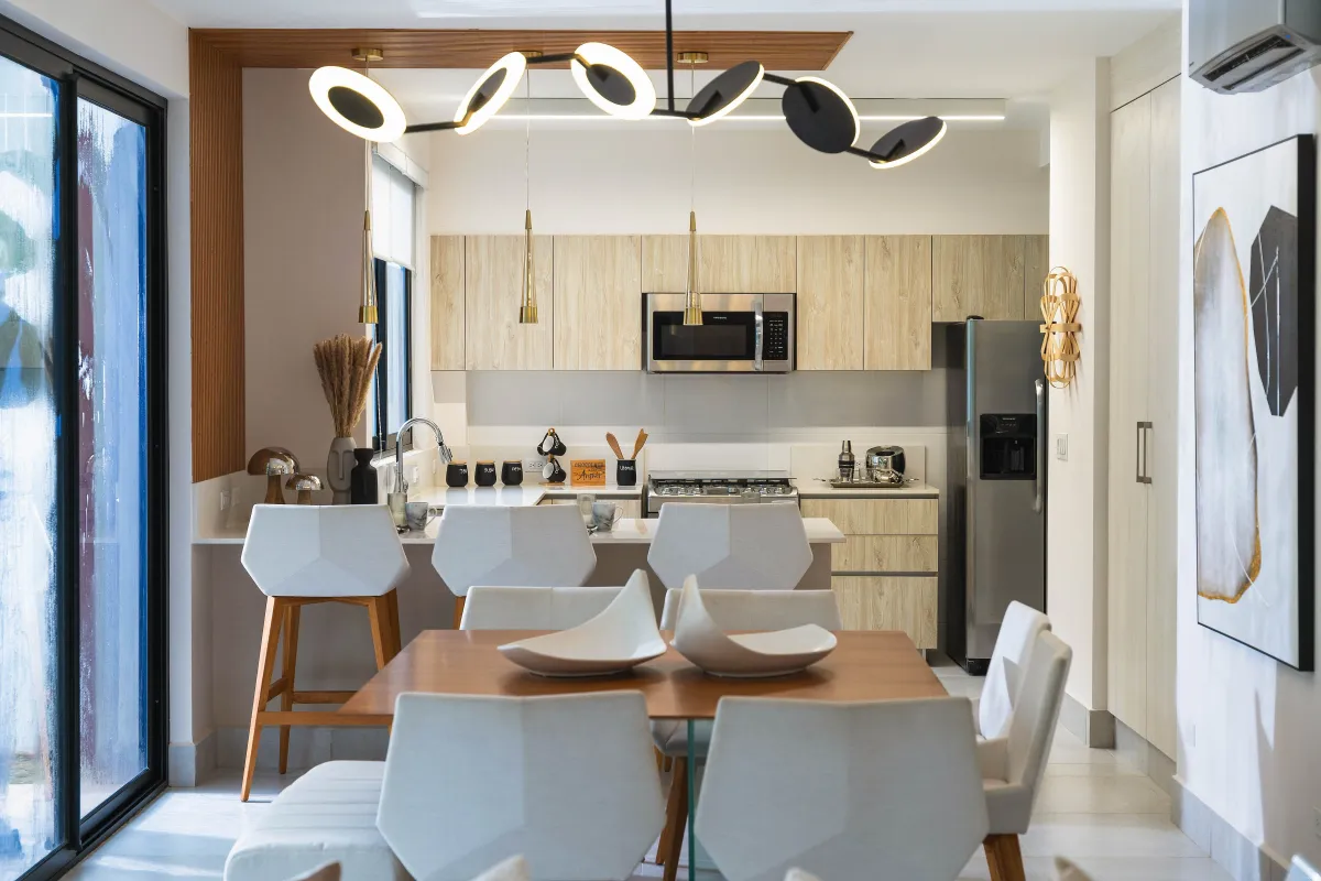 Sustainable Luxury with a Large Lot! Villa in Riverwalk – Green City