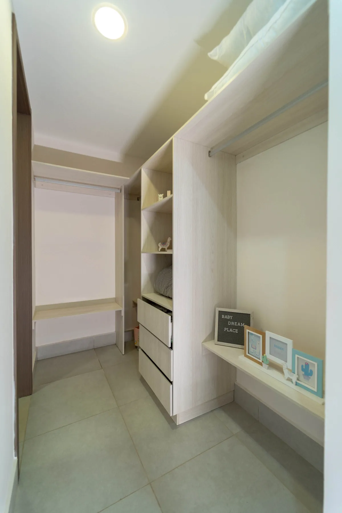 Sustainable Luxury with a Large Lot! Villa in Riverwalk – Green City