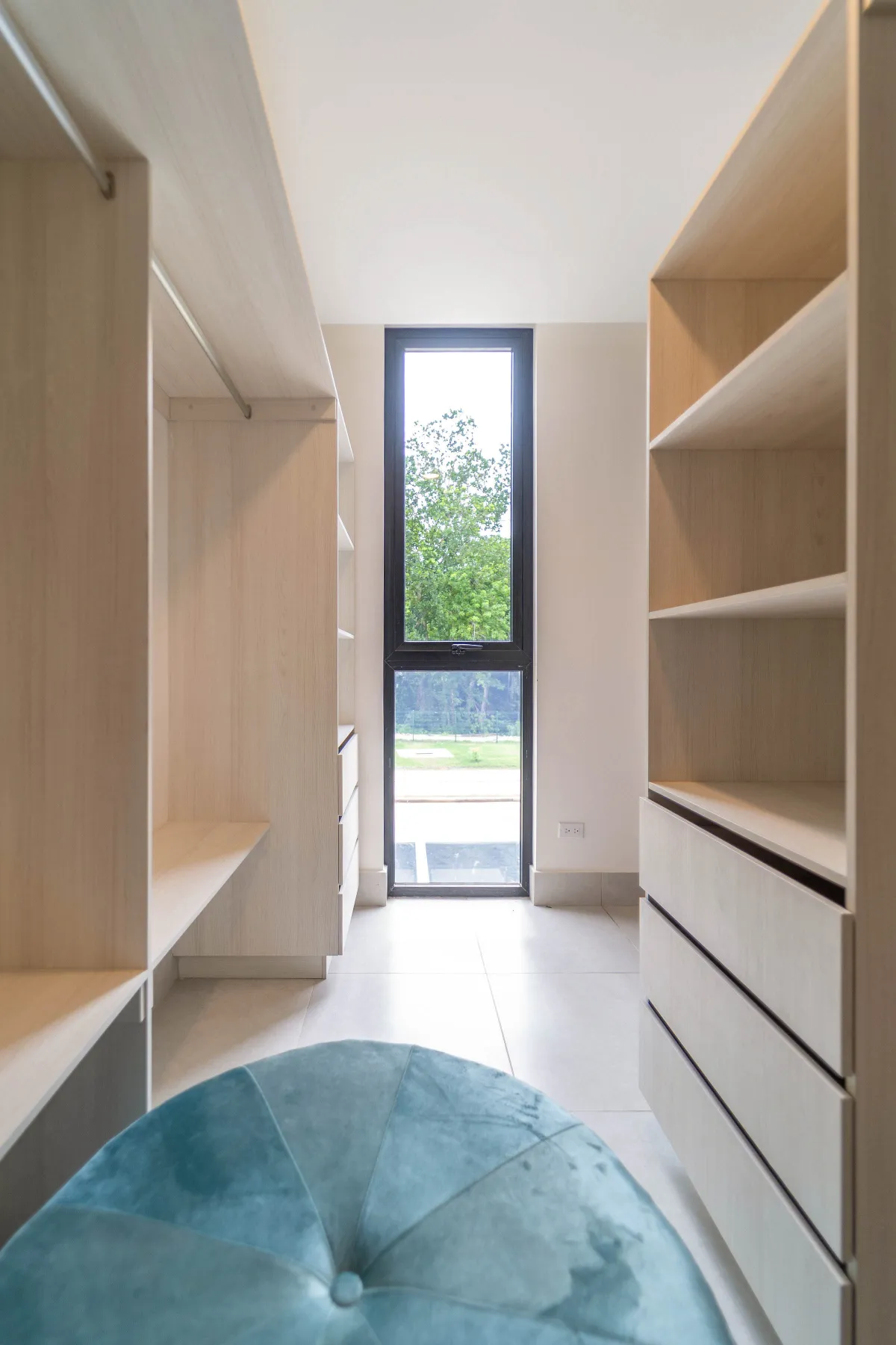 Sustainable Luxury with a Large Lot! Villa in Riverwalk – Green City