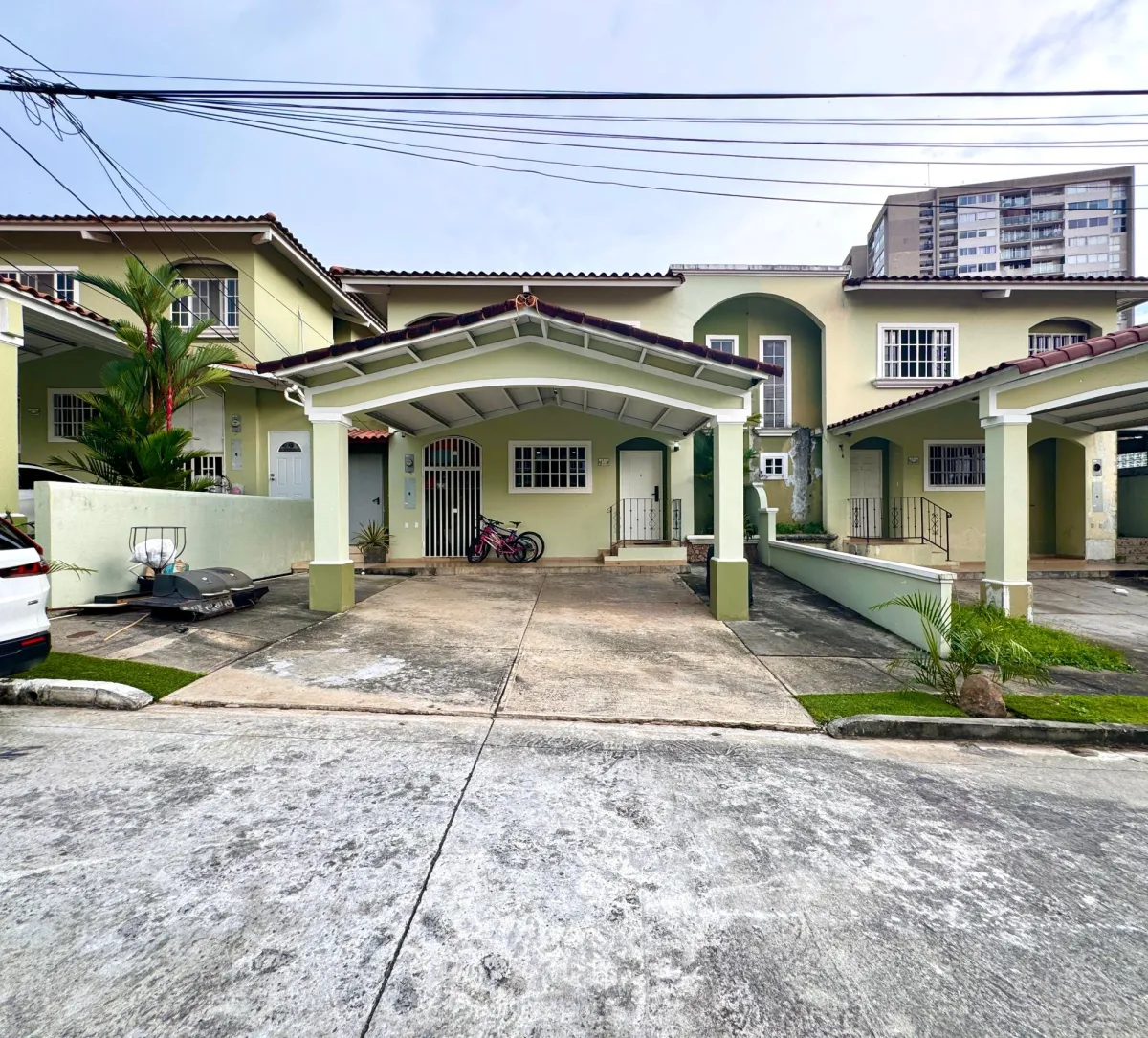 Duplex for lease in Villa Lucre (Los Azores Res.)