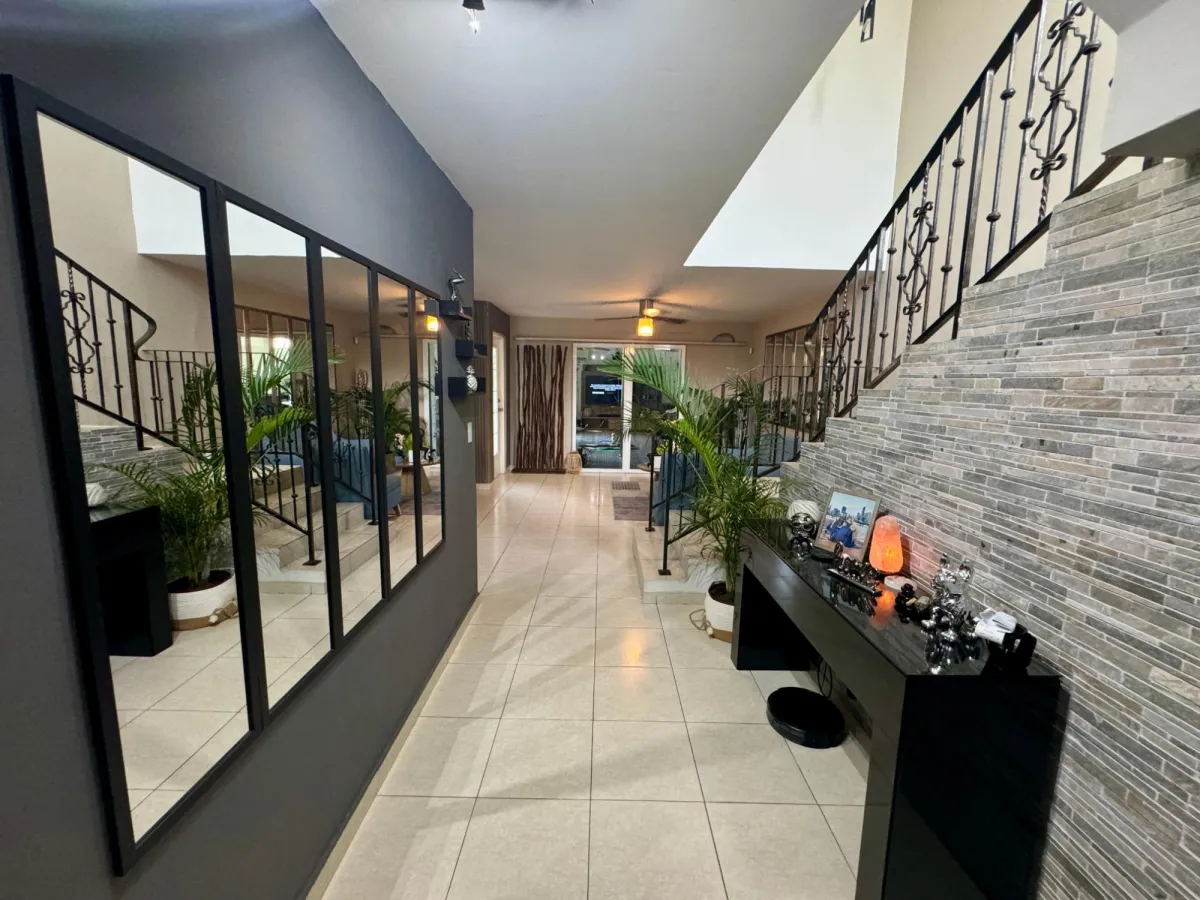 Duplex for lease in Villa Lucre (Los Azores Res.)
