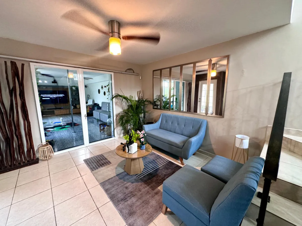Duplex for lease in Villa Lucre (Los Azores Res.)