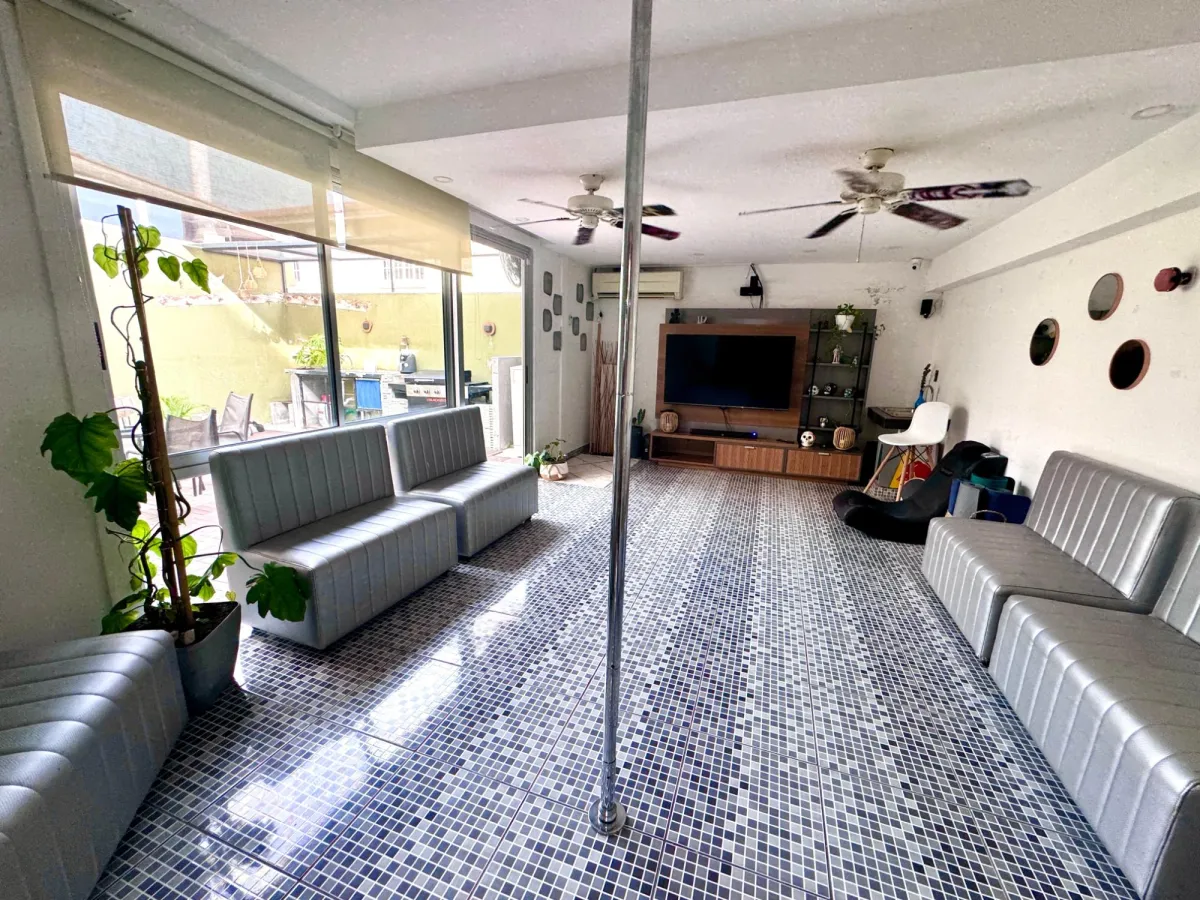 Duplex for lease in Villa Lucre (Los Azores Res.)