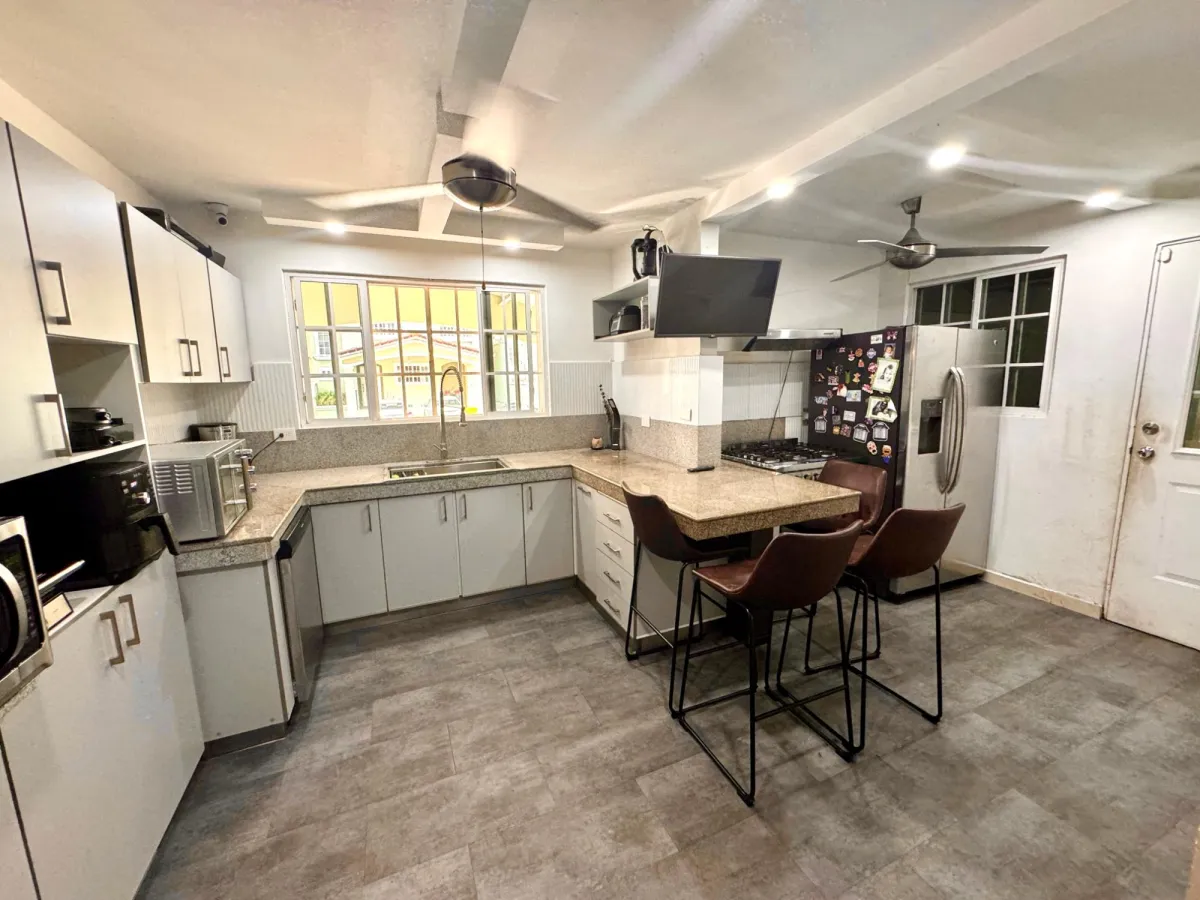 Duplex for lease in Villa Lucre (Los Azores Res.)