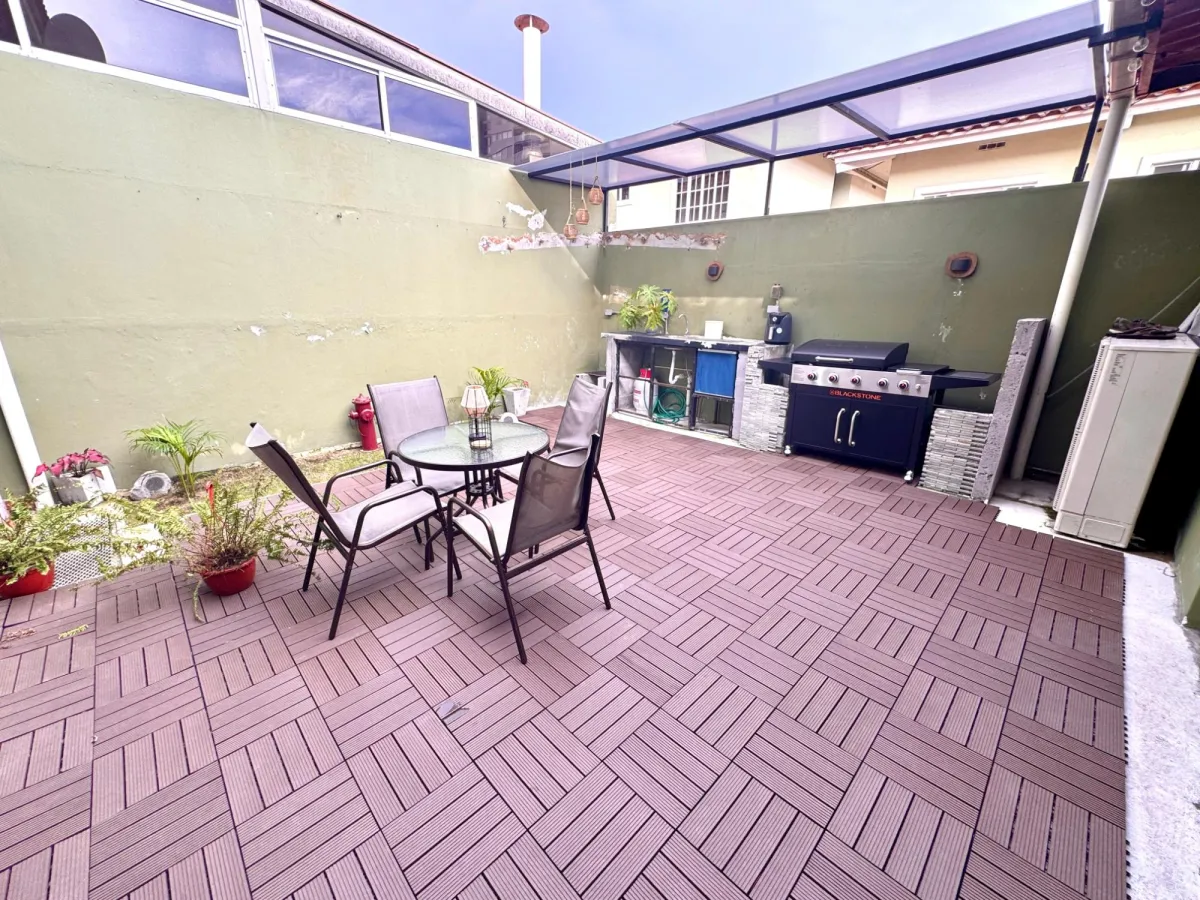 Duplex for lease in Villa Lucre (Los Azores Res.)