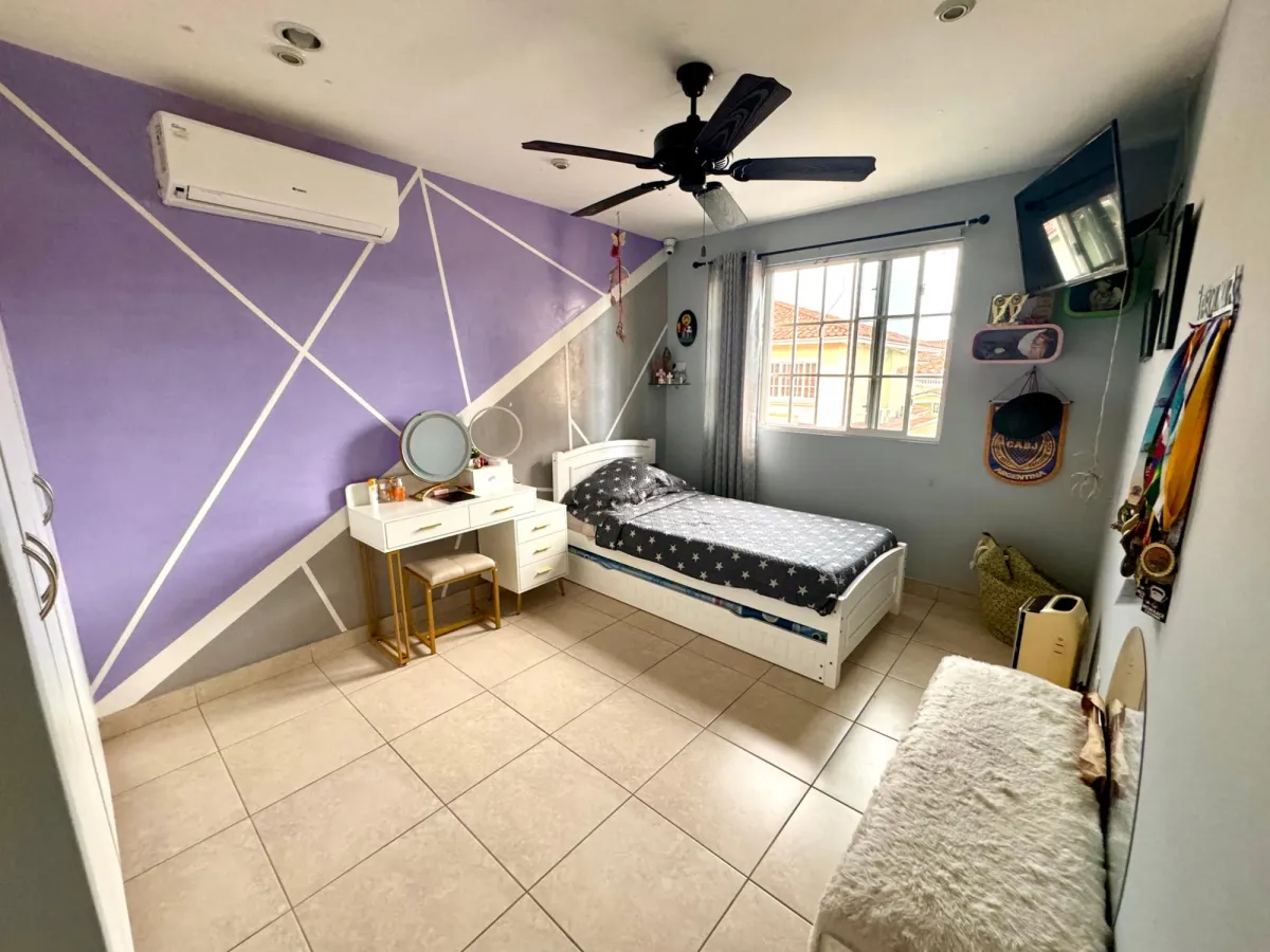 Duplex for lease in Villa Lucre (Los Azores Res.)