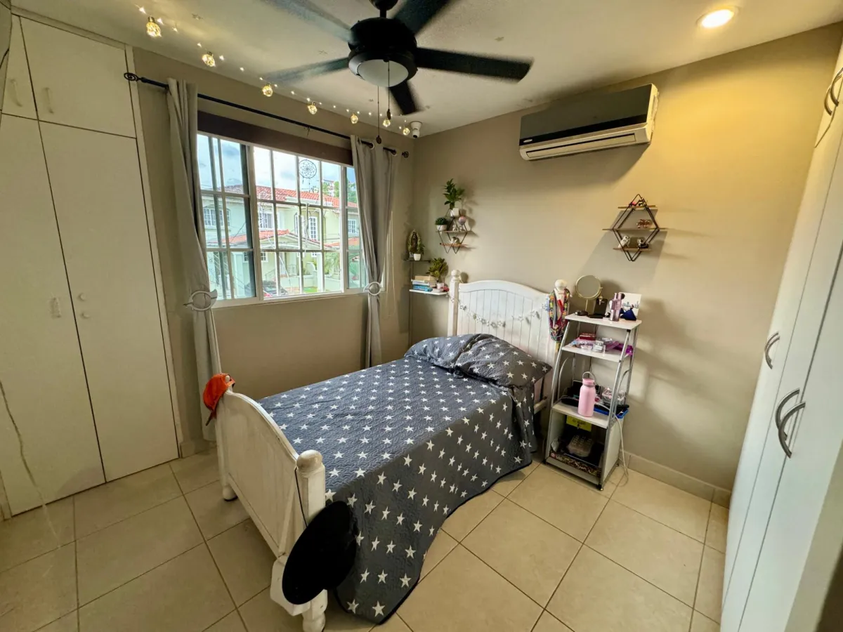 Duplex for lease in Villa Lucre (Los Azores Res.)