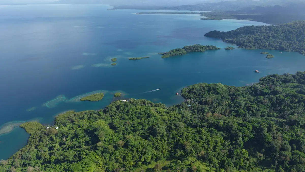 10 hectáreas de terreno frente al mar con título de propiedad