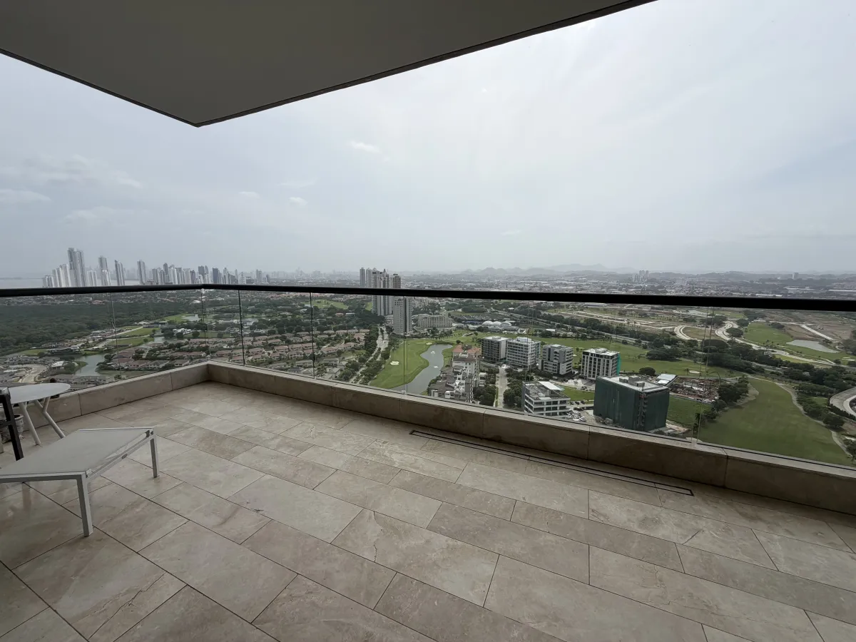 Exclusive Full-Floor Penthouse | P.H. Albatross | Santa María Golf & Country Club