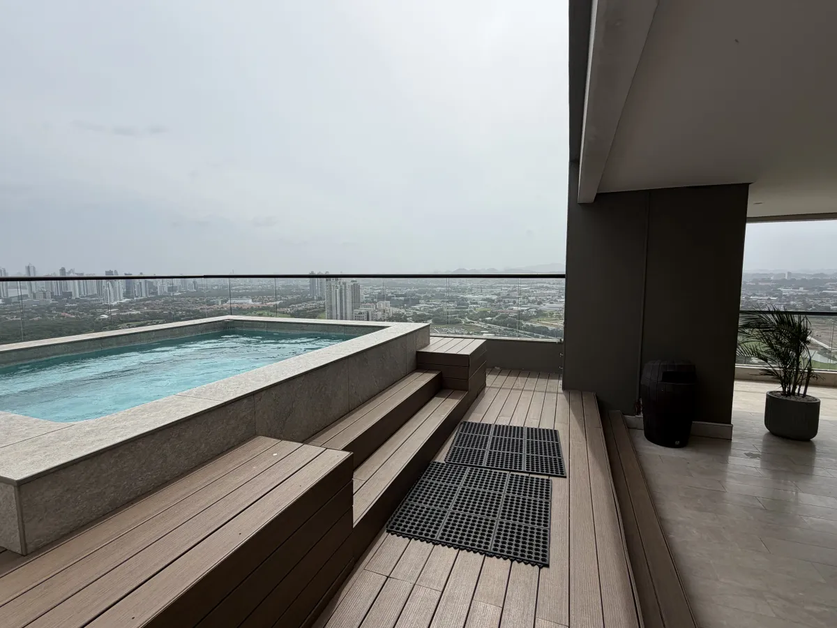 Exclusive Full-Floor Penthouse | P.H. Albatross | Santa María Golf & Country Club