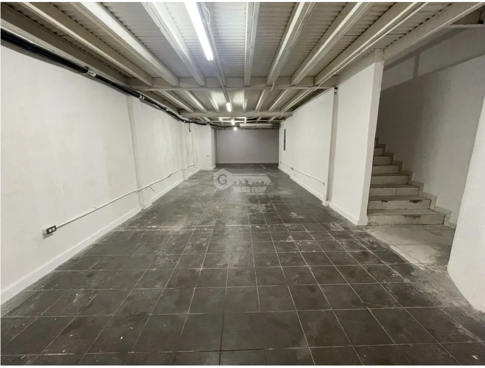SE ALQUILA LOCAL EN CASCO VIEJO 120M 2 BAÑOS COCINA Y MEZZANINE
