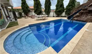 SE VENDE CASA EN ALTOS DE PANAMA CONDADO DEL REY  768 M2 CON PISCINA