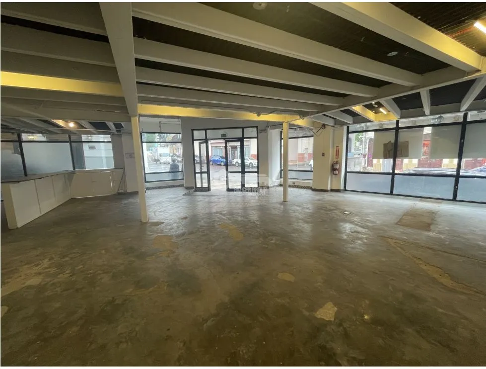 CASCO VIEJO / PLAZA CENTRAL / 240M / 2 BAÑOS / COCINA / MEZZANINE