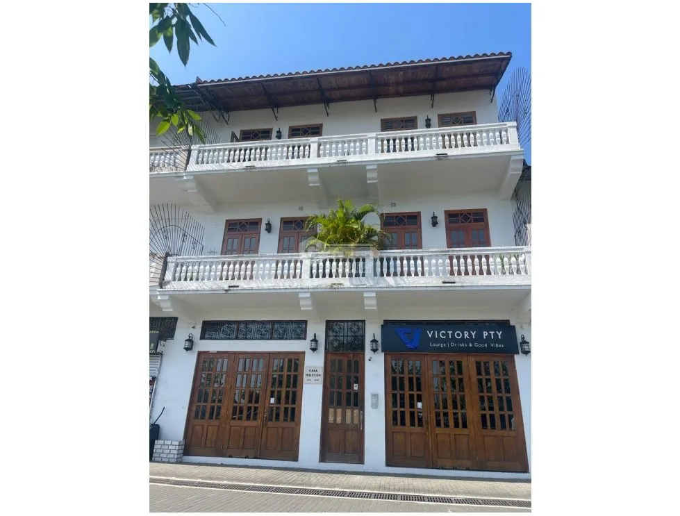 CASCO VIEJO / CASA MALECON / 180M / 2 BAÑOS / COCINA / DEPOSITO